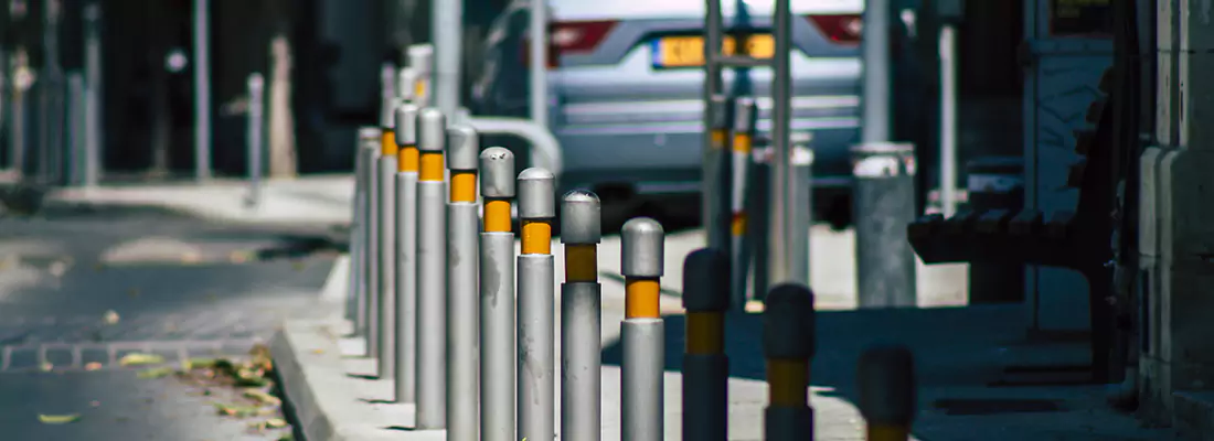 Safe and Convenient Retractable Barrier Column Systems for Properties in Bartow, FL